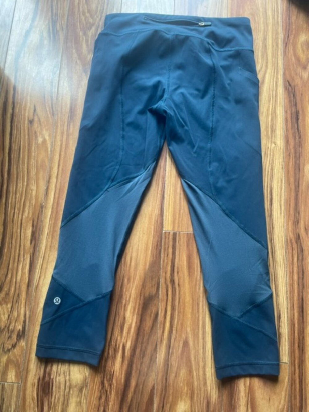 Lululemon Women's High Rise Line Activewear Capri Leggings, Royal Blue, Size 6 - Picture 2 of 4